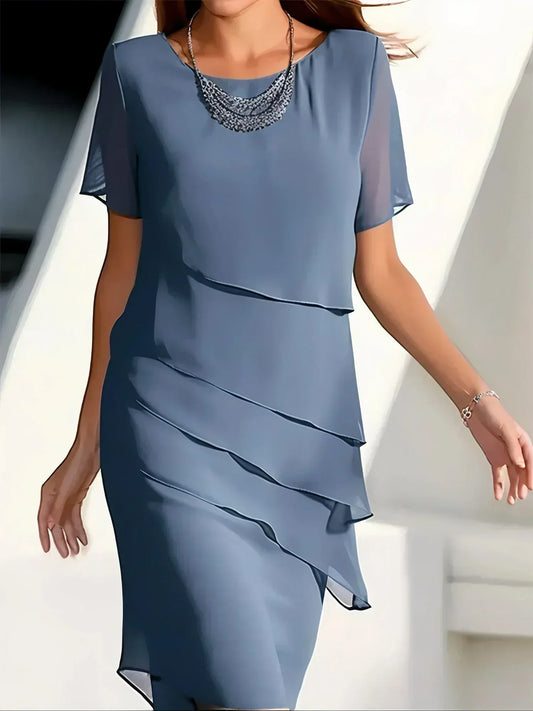 Eva - Stylowa Sukienka z Warstwowym Designem